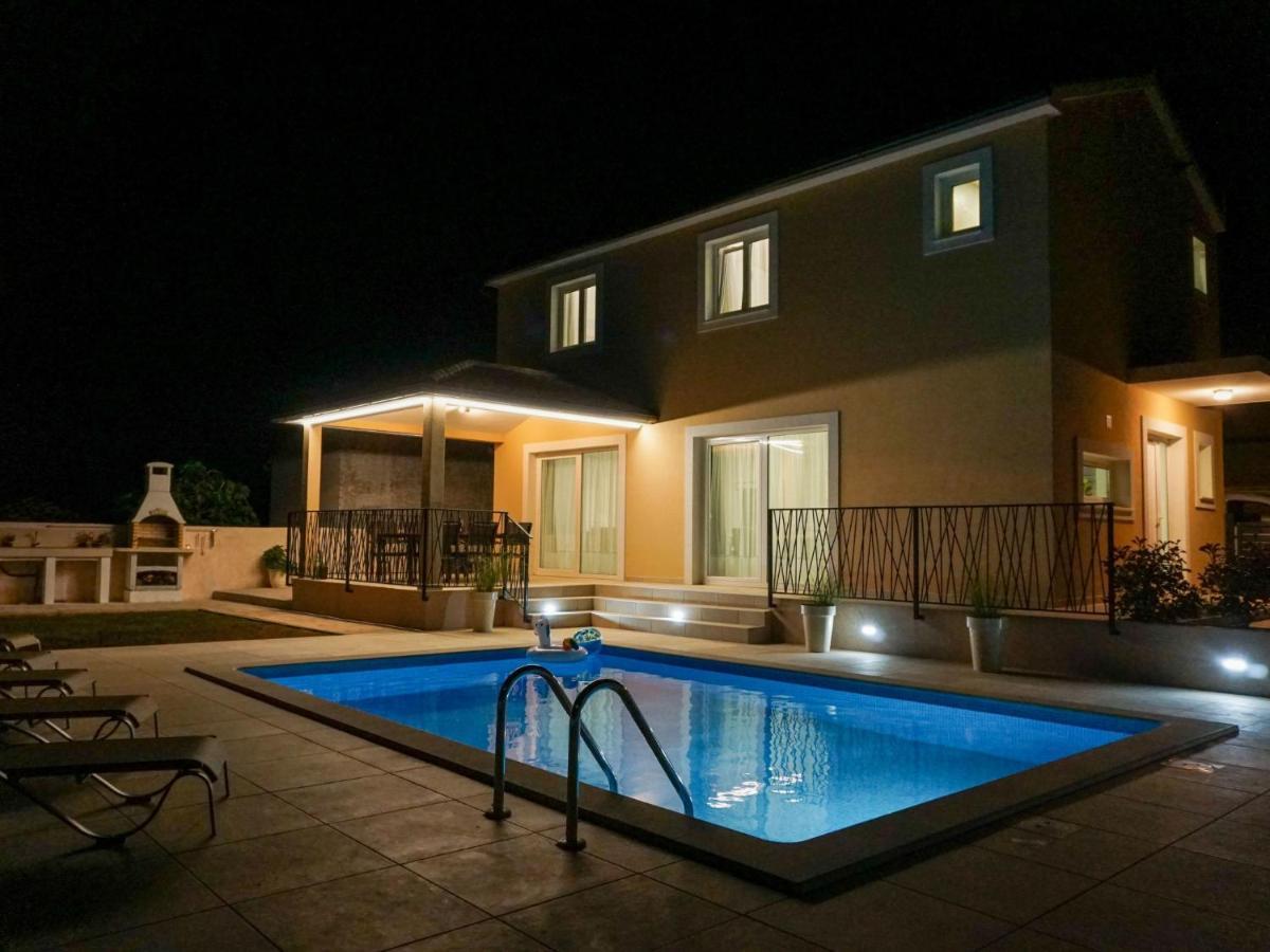 PUY Holiday Home Villa Dora By Interhome מראה חיצוני תמונה